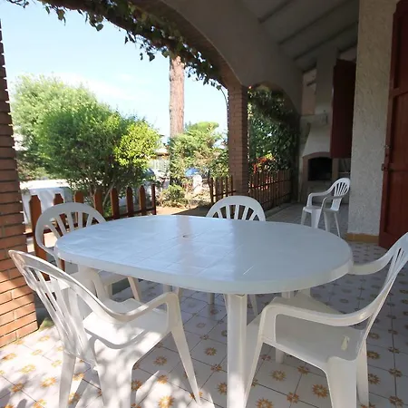 Attractive Holiday In Lido Di Volano With Beach Nearby Dom wakacyjny